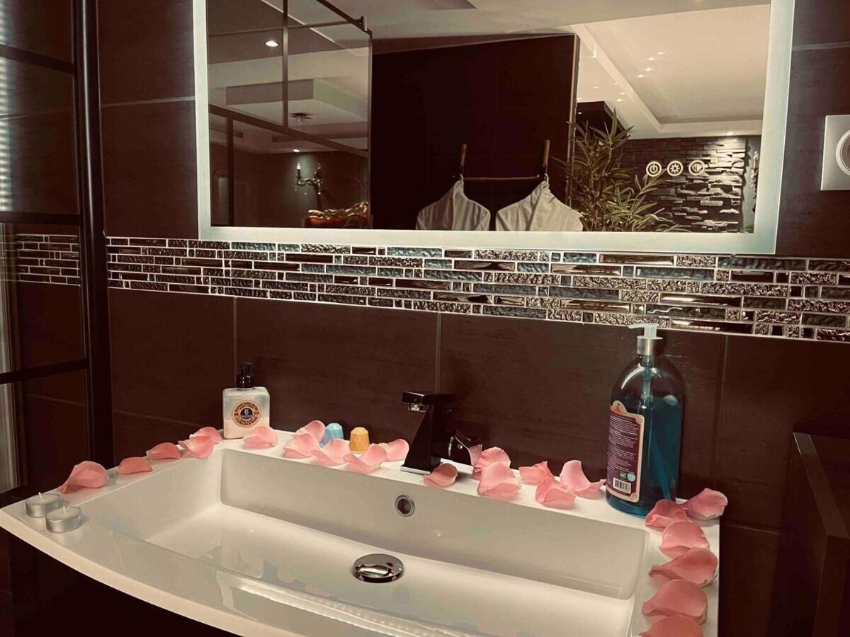 O Venus Spa Sin-le-Noble المظهر الخارجي الصورة